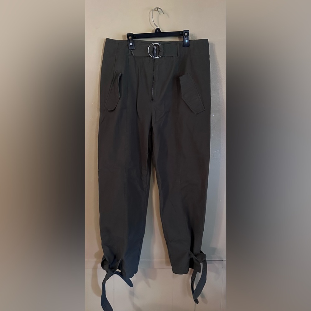 VENUS Women’s Olive Green Pants
